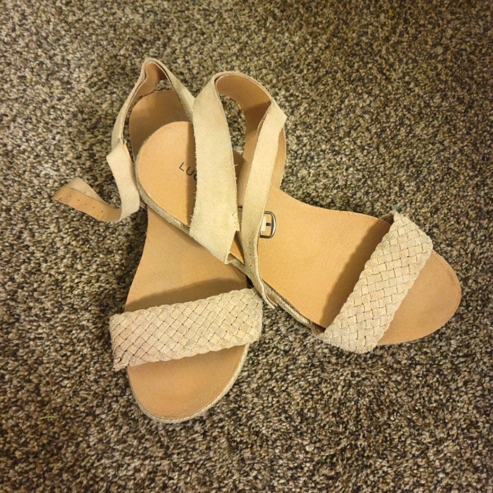 Sandles